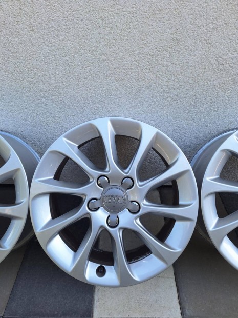 Audi gyri 16 colos felni A3 A4 Golf Passat Octavia Leon