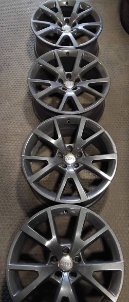 Audi gy�ri 8x19 5x112 ET26 66.5 garnit�ra kit�n� �llapotban