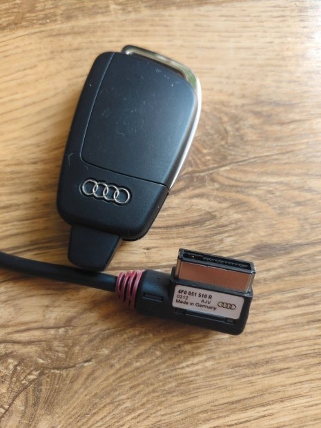 Audi gyári állófűtés távirányító+adatátviteli kábel ajándék