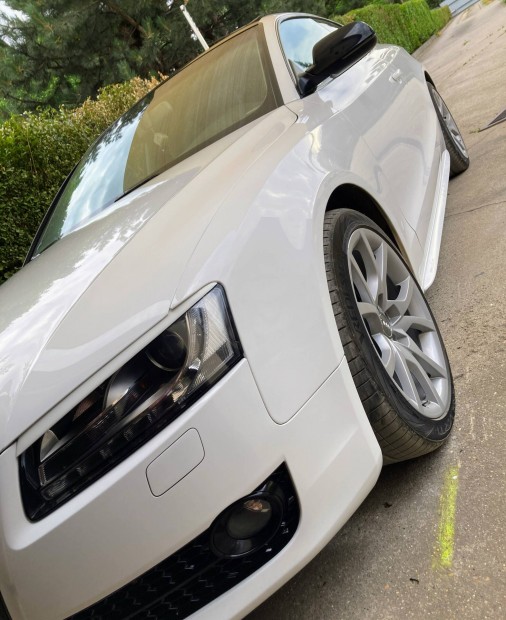 Audi gyári alufelni 235/40 R18 nyári gumikkal
