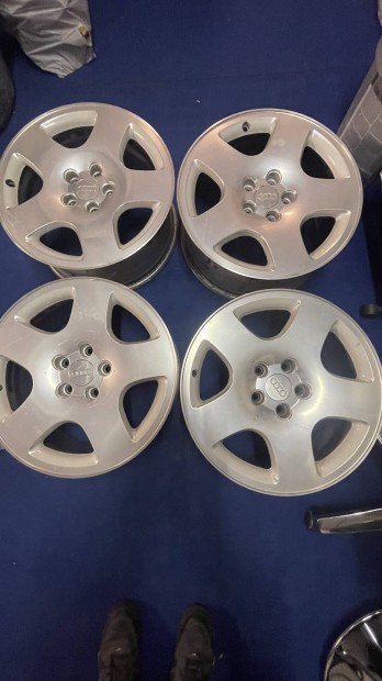 Audi gyri alufelni 5x112R17