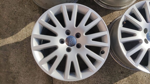 Audi gyári alufelni, 5x112, 57.1, 7.5x17, et45