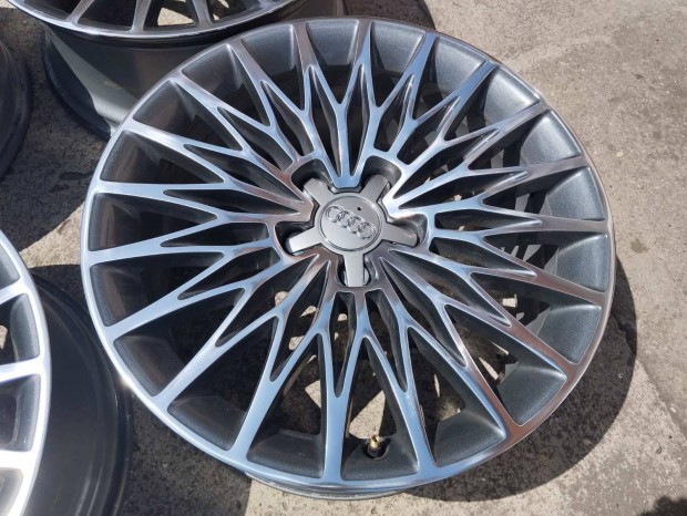 Audi gyári alufelni, 8x18, 5x112, 57.1, et46 (Friss polír!)