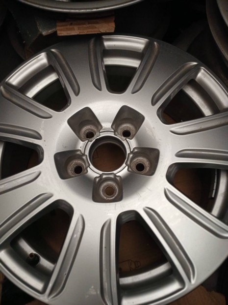 Audi gyári alufelni garnitúra 5x112x16.