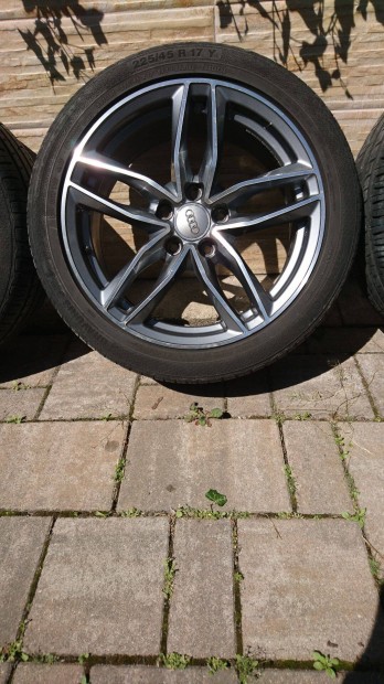 Audi gyri alufelni gumival