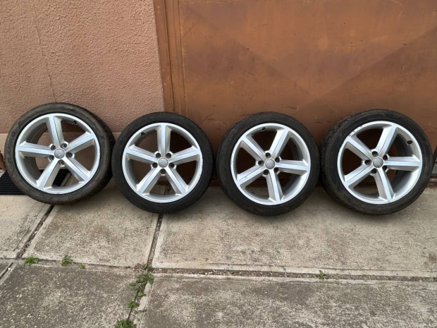 Audi gyári alufelni gumival 5x112 R18