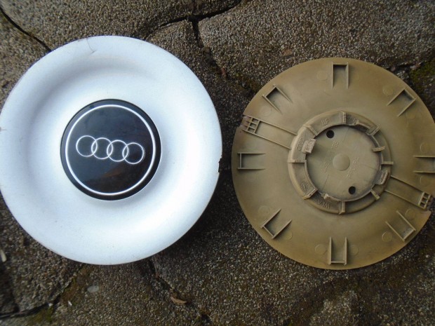 Audi gyári alufelni kupak / porvédő 2 db eladó