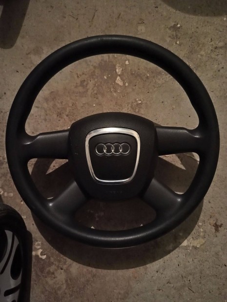 Audi kormny + lgzskkal