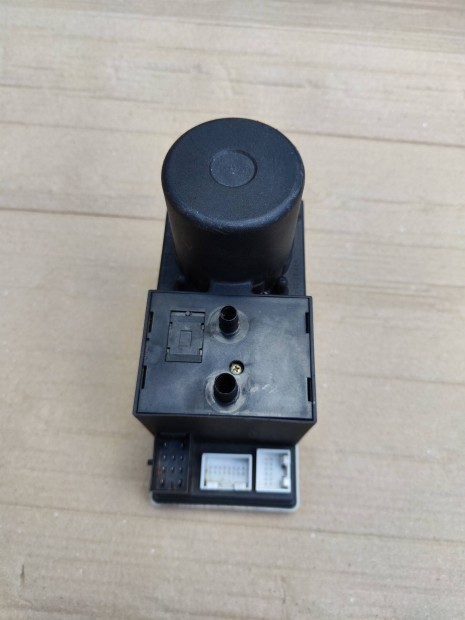 Audi központizár kompresszor 8L0862257