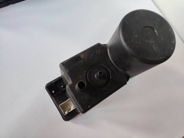 Audi k�zpontiz�r v�kuumszivatty� vez�rl� 4A0 862 257 A