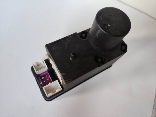 Audi k�zpontiz�r v�kuumszivatty� vez�rl� elektronika 4A0 862 257 J