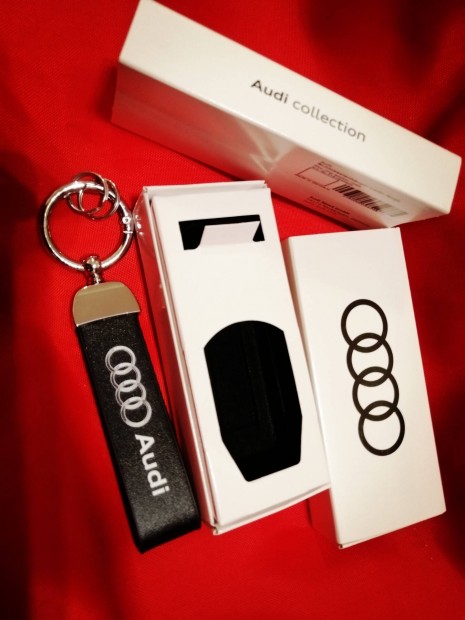 Audi kulcstartó bőr dobozban