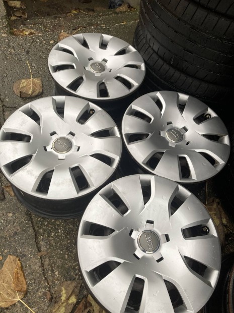 Audi lemezfelni. 16-os