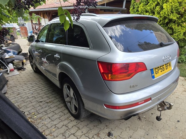 Audi q7 3.0 tdi minden alkatrésze