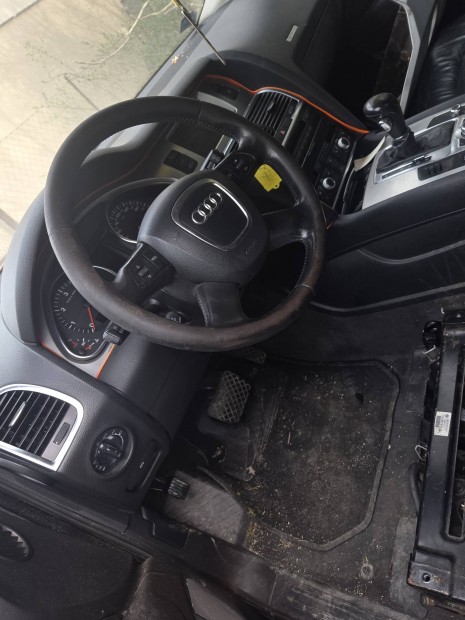 Audi q7 3.0 tdi minden alkatr�sze kedvez� �rakon