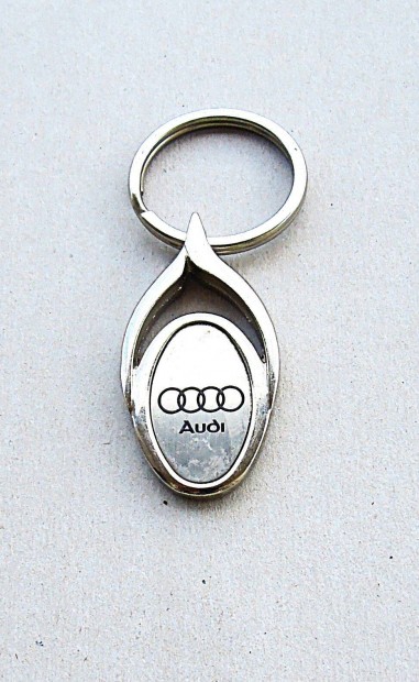 Audi retro vintage kulcstart