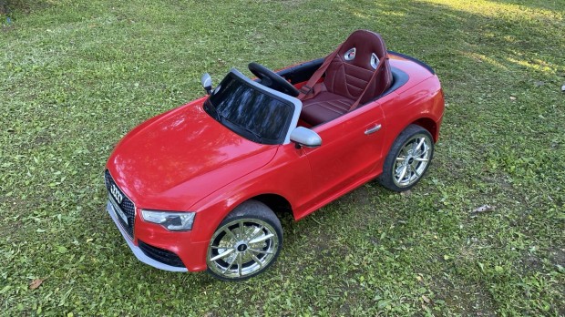 Audi rs5 elektromos kisauto
