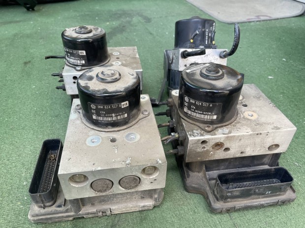 Audi tt 8n ABS kocka