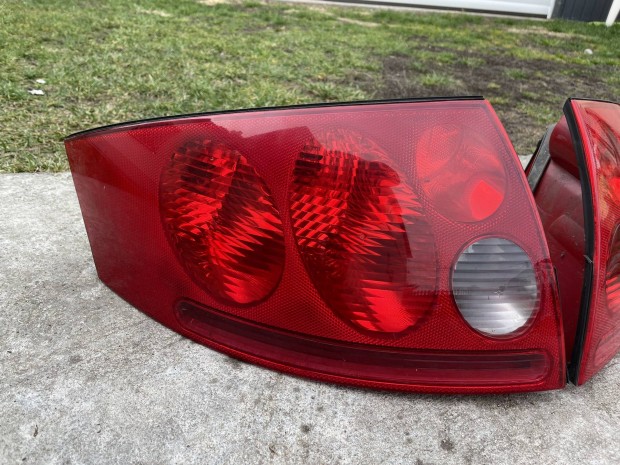 Audi tt 8n hatso Lampa 