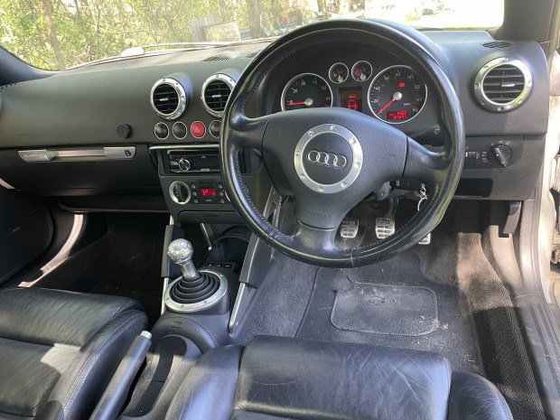 Audi tt bor kormny 