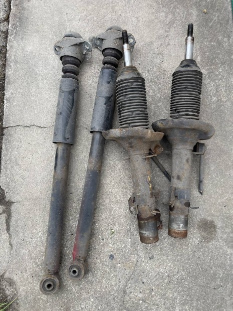 Audi tt lengscsillapt szett front 