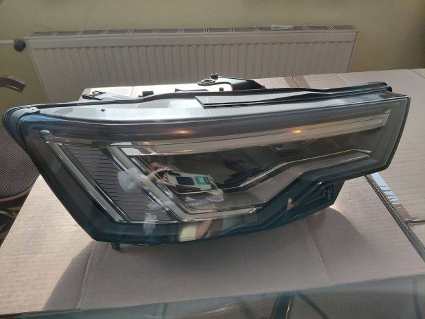 Audia 6 jobb f�nysz�r� elad�