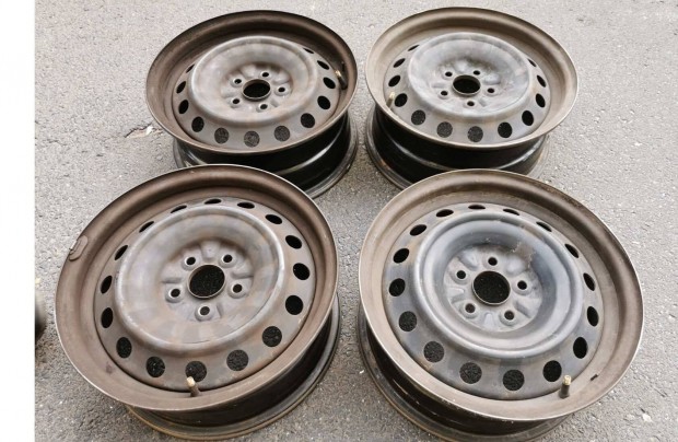 Autó 15" lemez felni 4 db, osztókör 5x100
