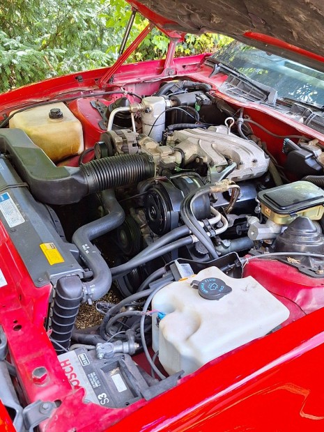 Autó Pontiac Firebird coupé
