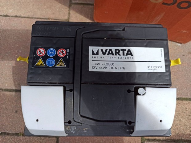 Aut akkumultor 12V 44 Ah 210A