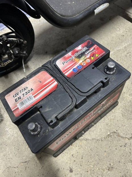 Aut� akkumul�tor elad�