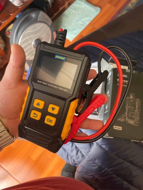 Aut akkumultor teszter 12-24V
