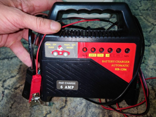 Aut akkumultor tlt 12V 6A