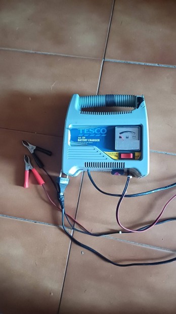 Aut akkumultor tlt 12V 6A