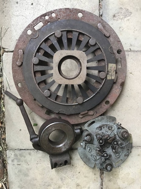 Aut� alkatr�szek