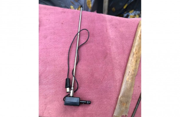 Aut antenna 1800 Ft :Lenti