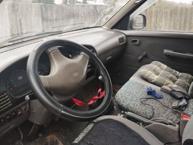 Aut� elad�s Kia Pregio
