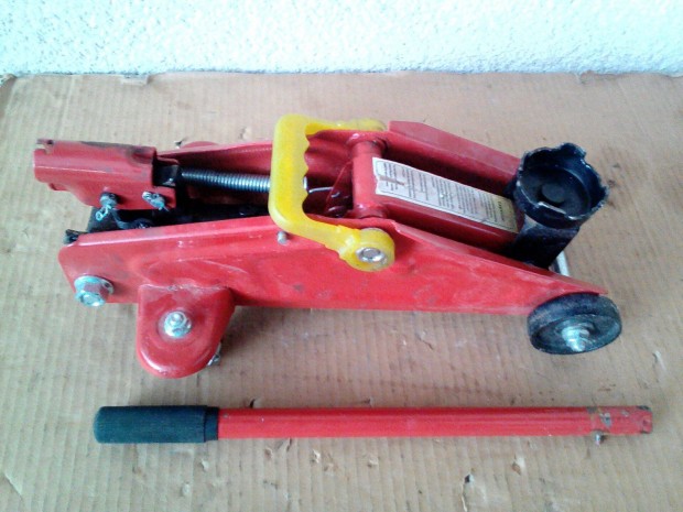 Aut emel, krokodil emel elad!