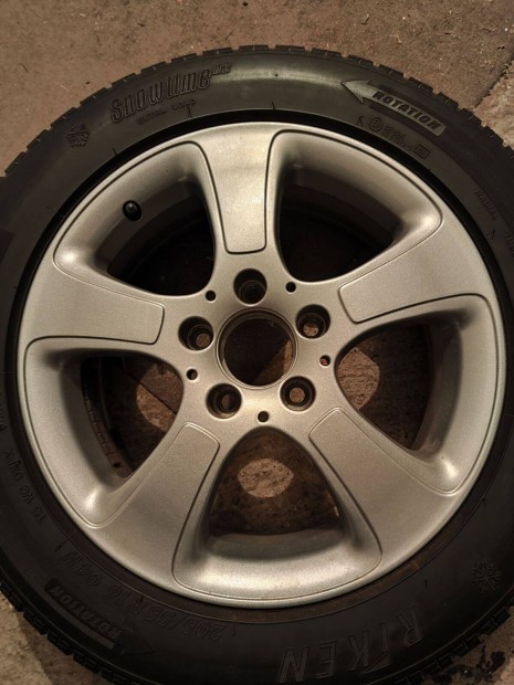 Aut� felni elad�