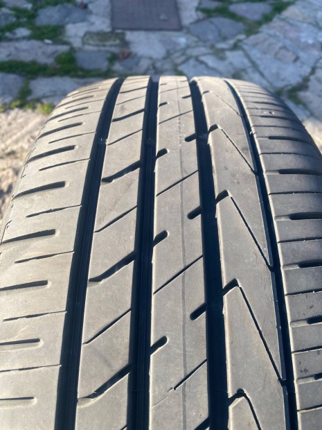 Aut� gumi 235/55 r18