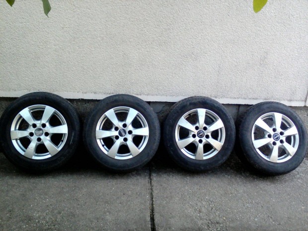 Aut� gumi Merci felnin elad�!