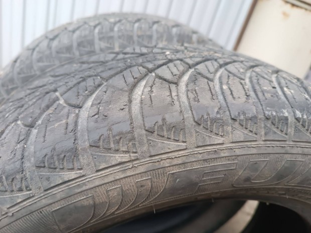 Aut� gumik elad�ak