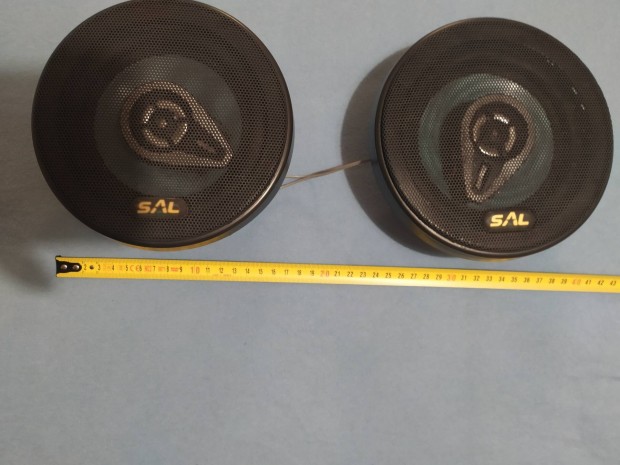 Aut� hangsz�r�