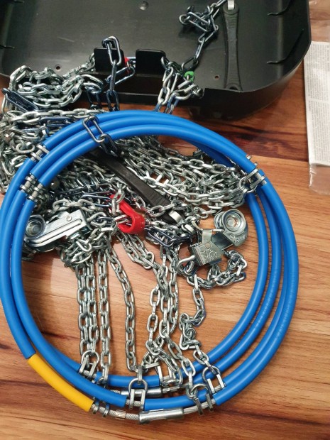 Aut� h�l�nc xs, vadonat�j 