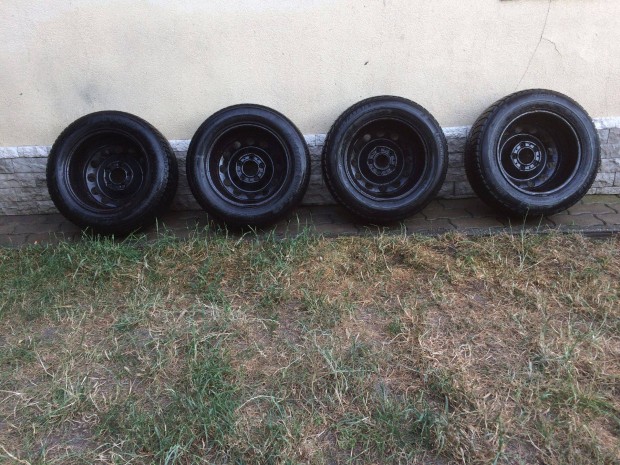Autó kerék BMW 4 db felni és gumi 195 /65 R 15