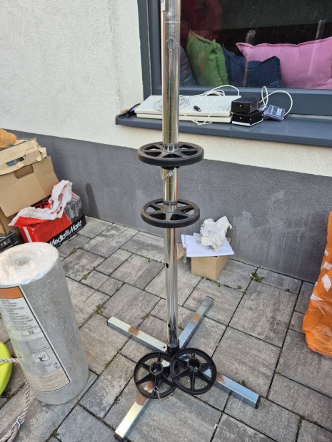Auto kerék tároló garázsba