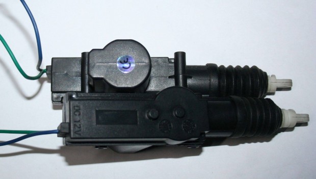 Aut kzponti zr nyit mechanika