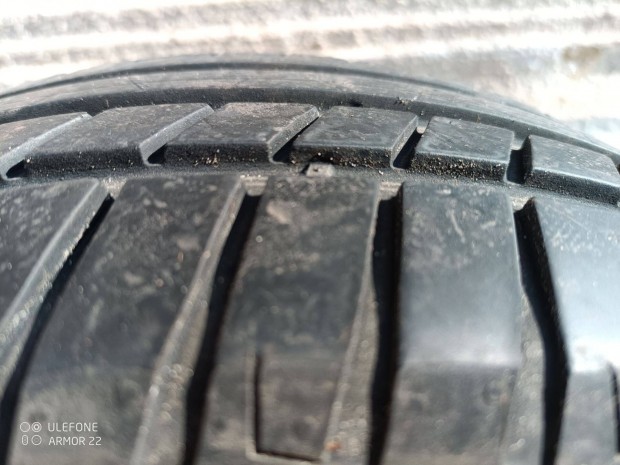 Aut� ny�ri gumi 205 55 16