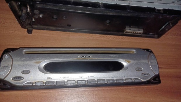 Aut� r�di� Sony CDX-S2220 