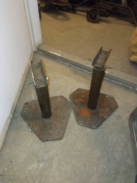 Aut� szerel� bak 1 p�r