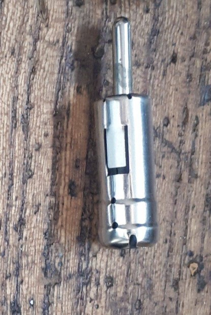 Autóantenna csatlakozó adapter DIN => ISO